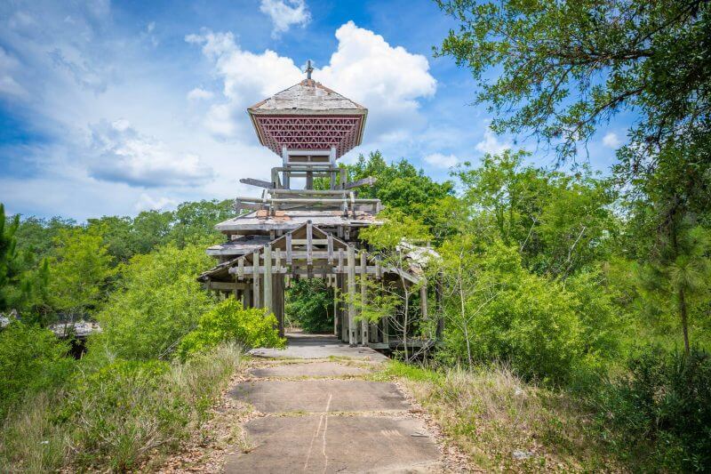 Abandoned Chinese theme park in florida