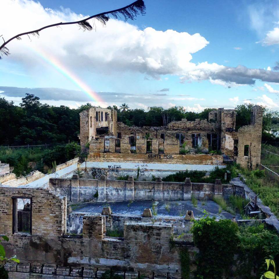 decrepit building in san antonio