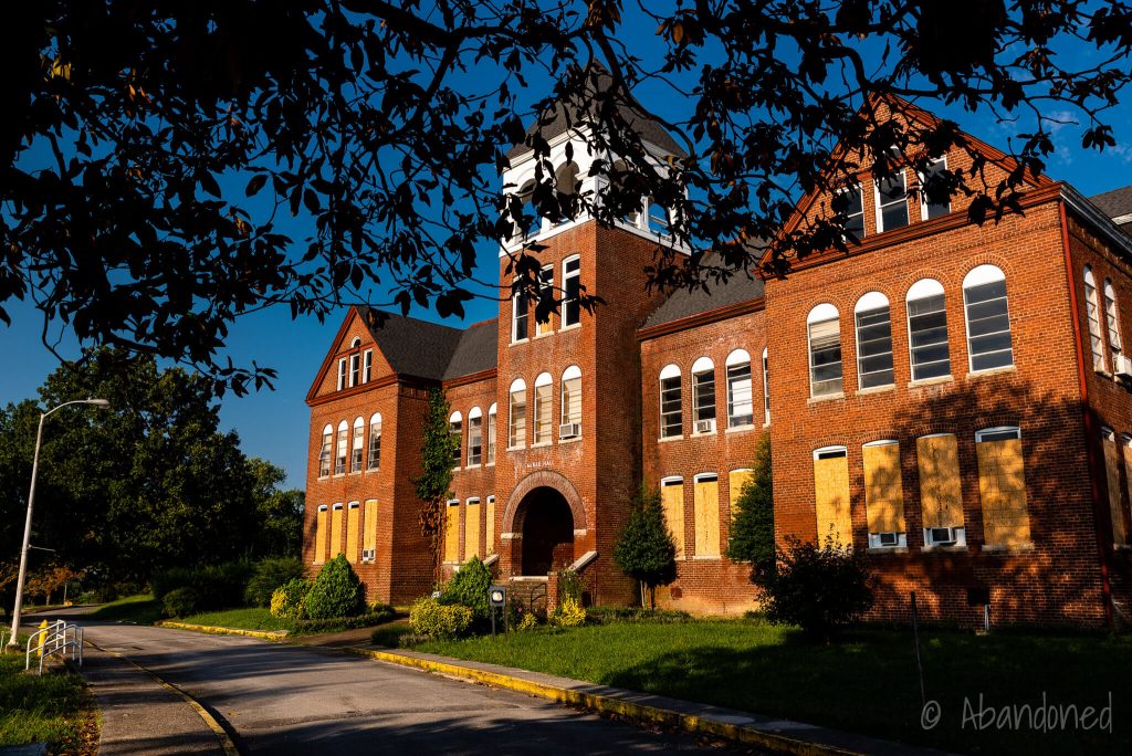 abandoned school in tennessee