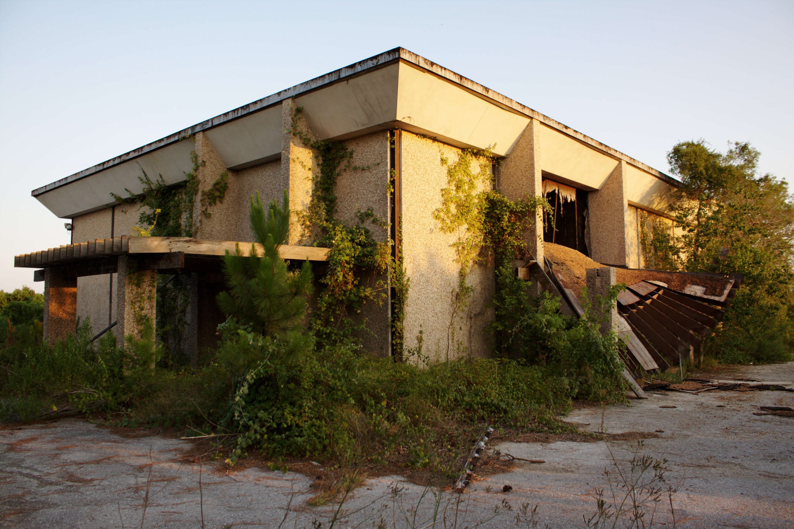 abandoned buildings houston