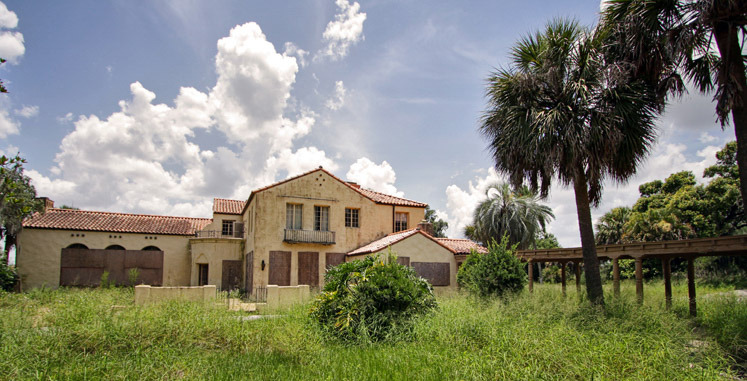 abandoned mansion in florida
