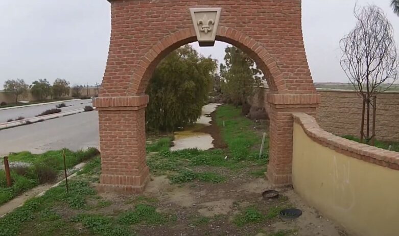 abandoned neighborhood in california