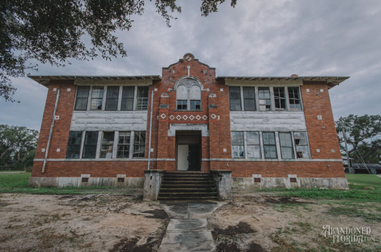 abandoned school in Florida
