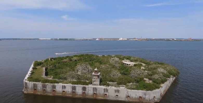 abandoned fort in baltimore